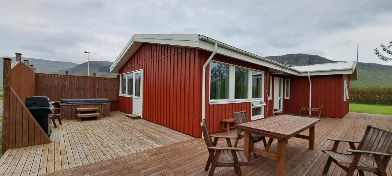 Aegisholt Privete House With Hot Tub Apartment Patreksfjordur Exterior foto